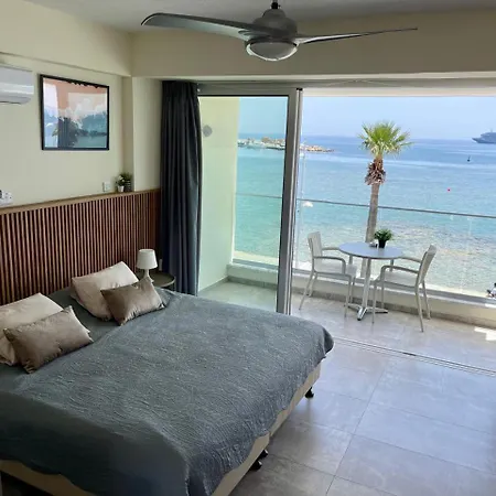 Harbour Lights Studio Apartments Paphos Exterior photo